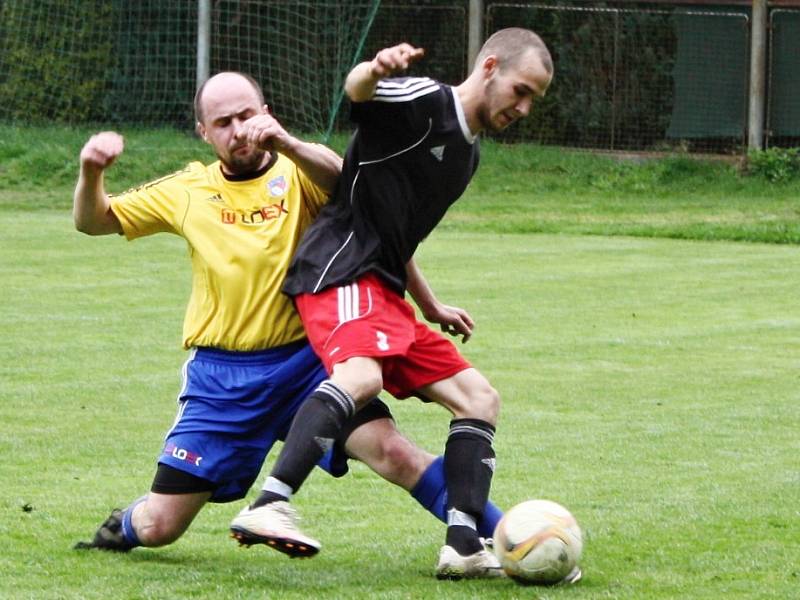 Zavidov B nestačil na Lužnou, Městečko padlo s Jesenicí, Olympie rozstřílela Kolešovice.