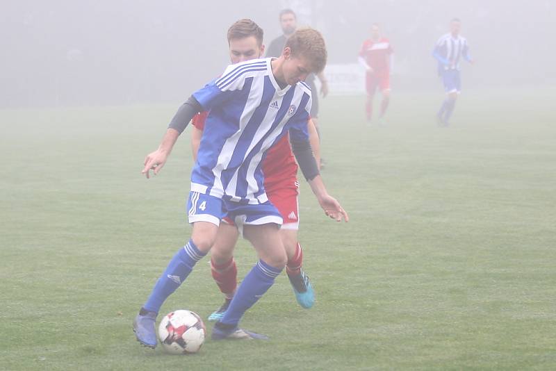 Z fotbalového utkání okresního přeboru Zavidov B - Pustověty (3:1)