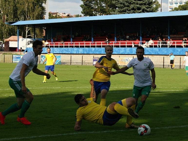 SK Rakovník (ve žlutém) doma porazil po dobrém výkonu Jankov 5:2