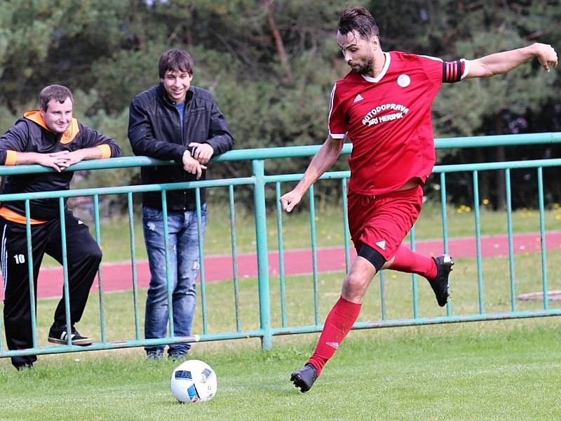 Ve šlágru 5. kola okresního přeboru zvítězily Kolešovice na Olympii po penaltách. V základní hrací době skončil duel 0:0.