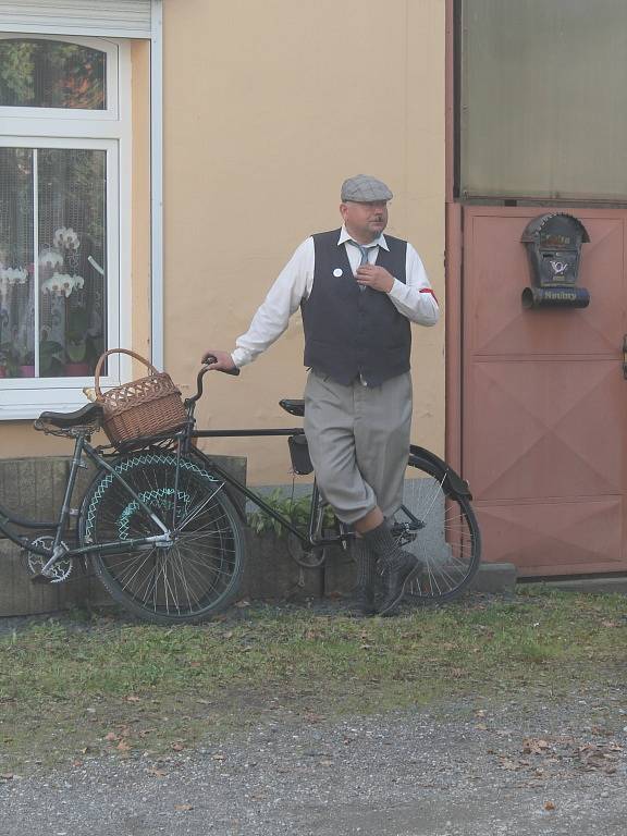 Jízda elegance členů Velociped bicykl klubu Kolešovice Doba minulá