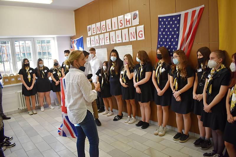 Integrovaná střední škola Rakovník uspořádala ve středu soutěž z anglického jazyka English Travelling, které se zúčastnilo 13 základních škol.