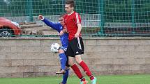 Z fotbalového utkání okresního přeboru Kněževes - Jesenice (1:0)