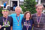 Úspěšní běžci rakovnického regionu zleva stříbrný Pilík, zlatý Kratochvíl, bronzový Polívka a uprostřed stříbrná Bradáčová. Na snímku chybí bronzový Pluháček.