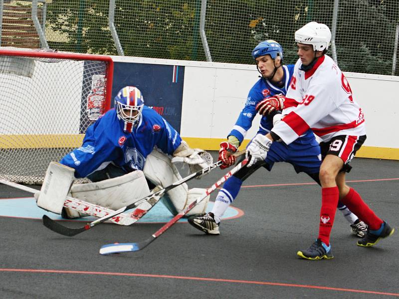 Hokejbalisté HBC Rakovník v druhém kole extraligy podlehli Pardubicím 3:5.