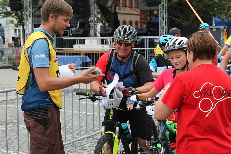 Orientační závod dětí a rodičů odstartoval jedenáctý ročník Rakovnického cyklování.