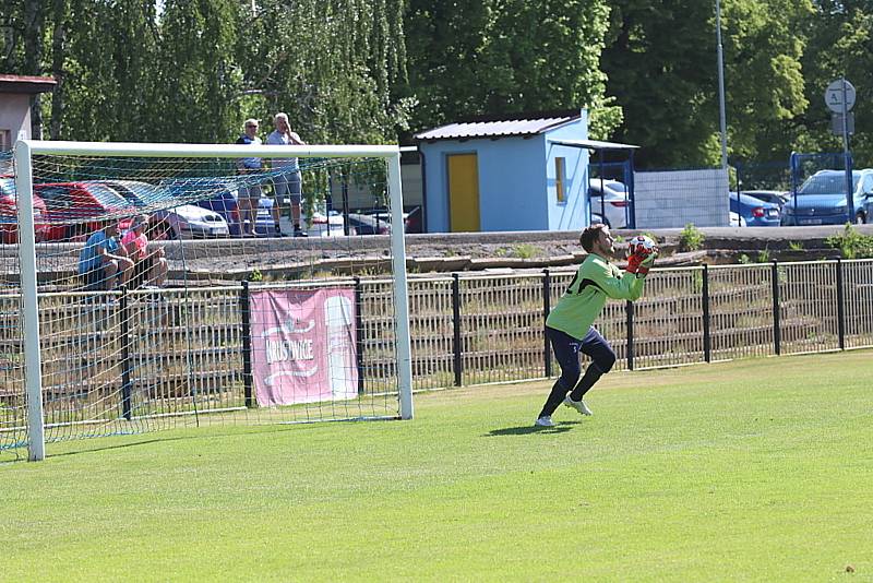 SK Rakovník B padl s Velkou Dobrou 1:5.