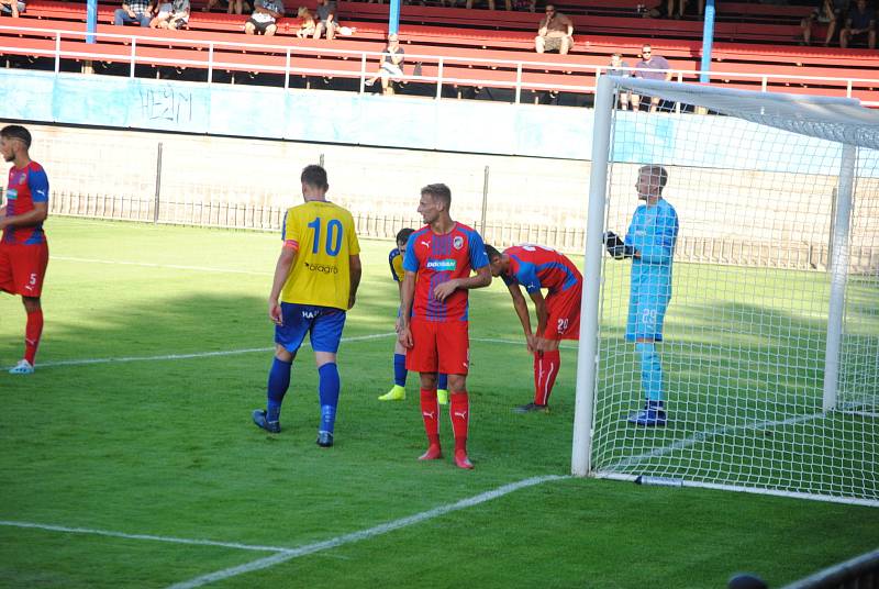 SK Rakovník prohrál v úvodním kole ČFL s Viktorií Plzeň B 0:3 (0:0).