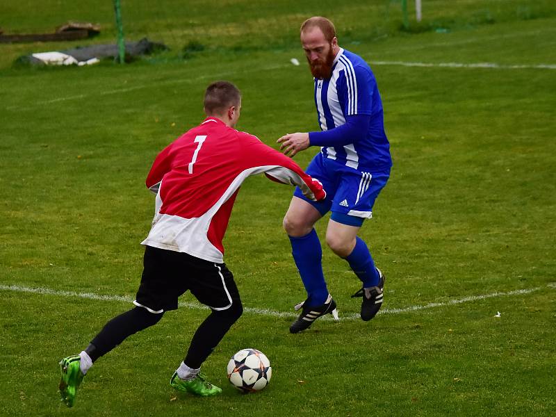 Fotbalisté Zavidova si v závěrečném podzimním kole I. A třídy poradili i s vedoucí Hřebčí.