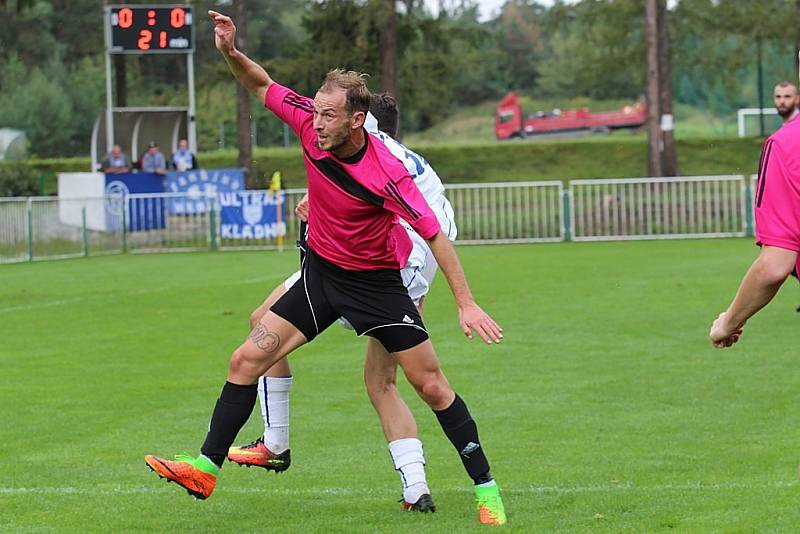 Tatran Rakovník (v růžovém) - SK Kladno 0:1. Petr Kučera