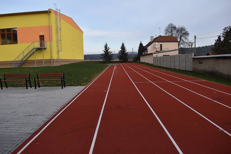 Areál luženské školy a školky projde modernizací i v letošním roce.