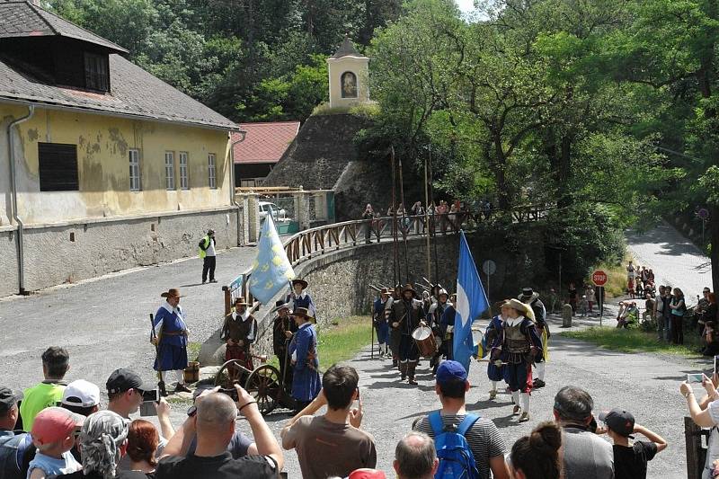 Obsazení Křivoklátu švédským historickým vojskem se nakonec obešlo bez boje.