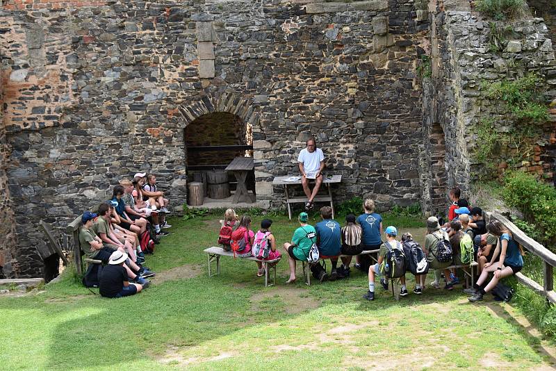 Hrad Krakovec je v létě v obležení turistů. Návštěvnost je srovnatelná s tou loňskou, kdy byla rekordní.