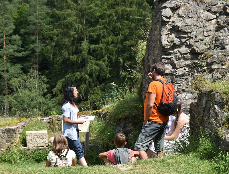 Hrad Krakovec je v létě v obležení turistů. Návštěvnost je srovnatelná s tou loňskou, kdy byla rekordní.