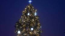 Slavnostní rozsvícení vánočního stromu na Husově náměstí v Rakovníku.
