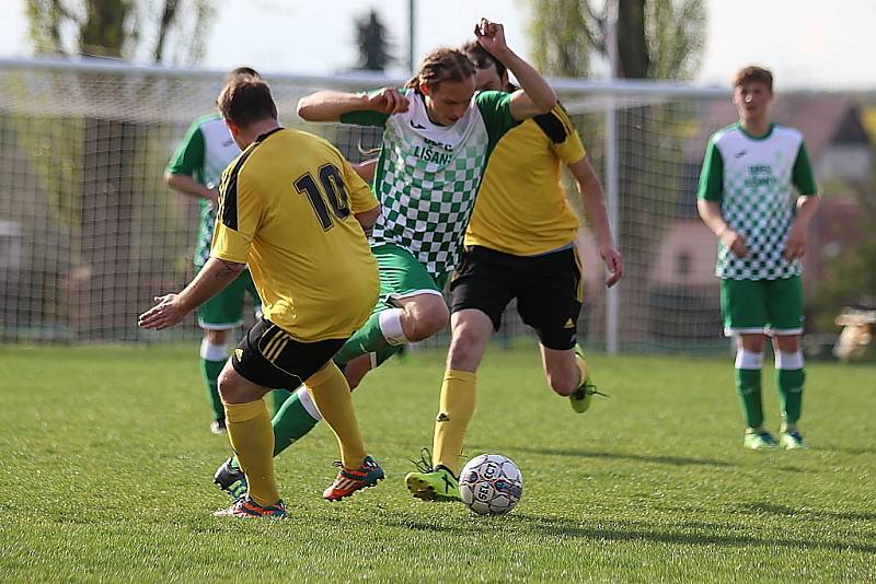 Z fotbalového utkání I.B třídy Lišany - Zavidov (0:5)