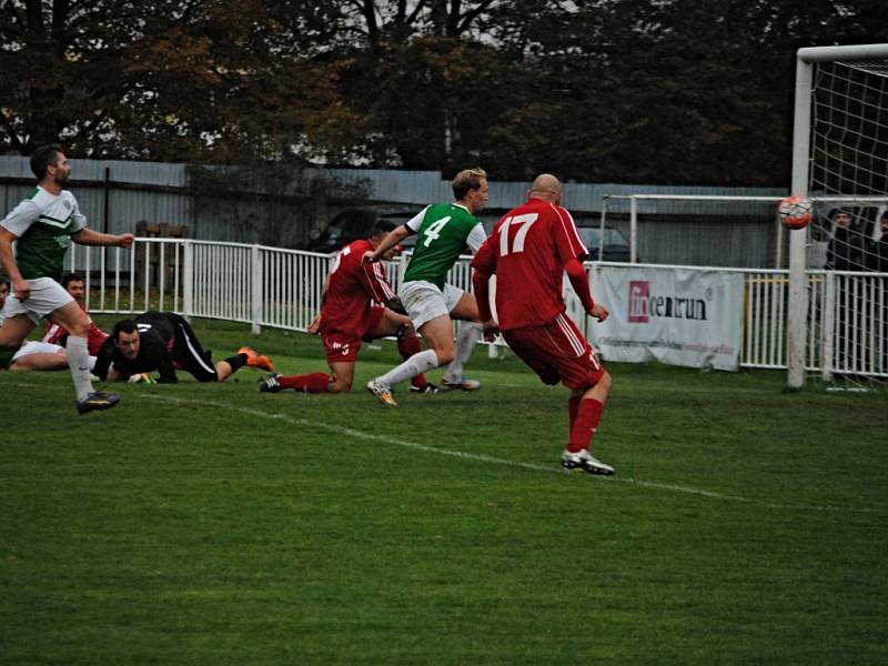 Nové Strašecí porazilo Jíloviště vysoko 5:2 (3:1), KP 2016 - podzim