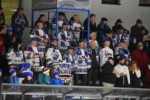 Čtvrtfinále krajské hokejové ligy na zimním stadionu v Rakovníku. Domácí nad Poděbrady zvítězili 5:4 po prodloužení a vynutili si rozhodující zápas.