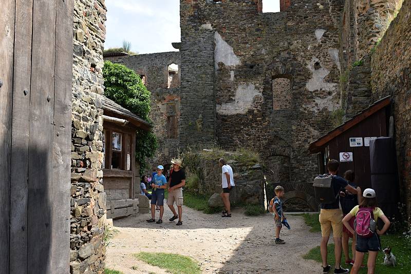 Hrad Krakovec je v létě v obležení turistů. Návštěvnost je srovnatelná s tou loňskou, kdy byla rekordní.