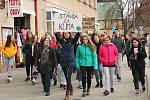 Rakovničtí studenti vyšli do ulic a připojili se ke stávce za klima. Během protestu zamířili také na radnici, kde předali místostarostovi města Jan Šváchovi otevřený dopis.