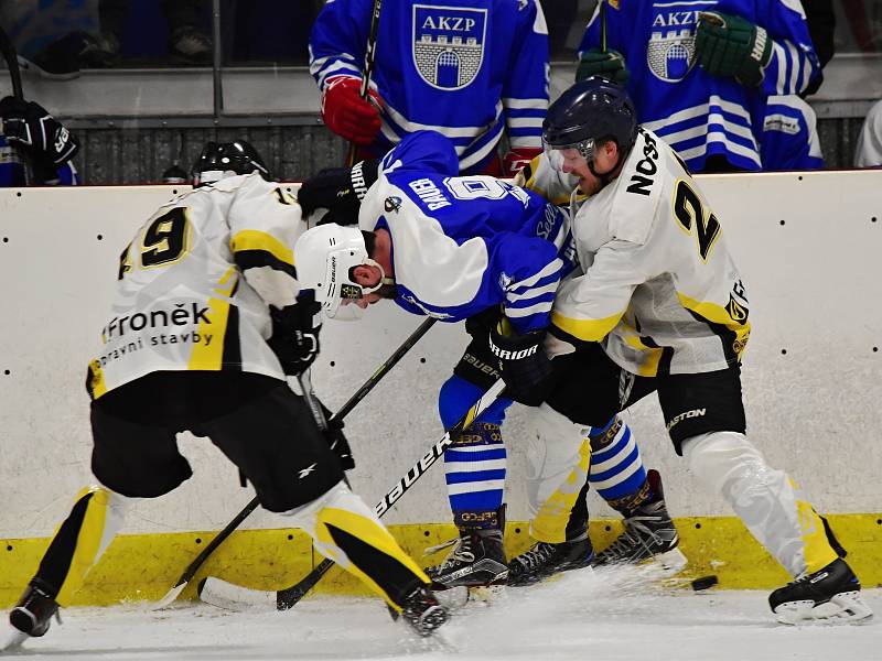 Hokejisté HC Rakovník v gólové přestřelce porazili Vlašim 8:7.