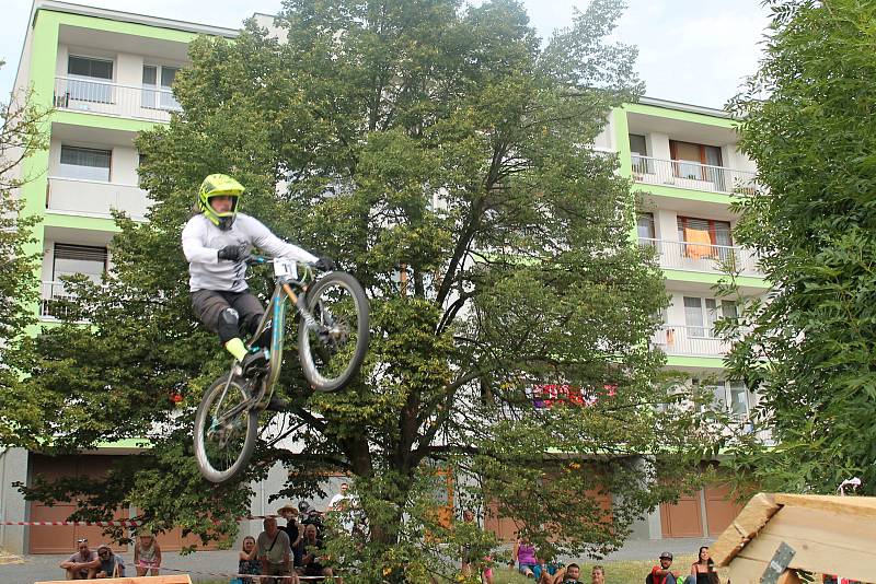 Druhé kolo závodu Downtown v rámci Rakovnického cyklování.