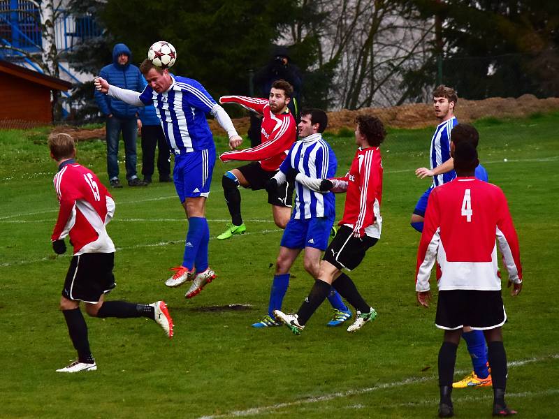 Fotbalisté Zavidova si v závěrečném podzimním kole I. A třídy poradili i s vedoucí Hřebčí.