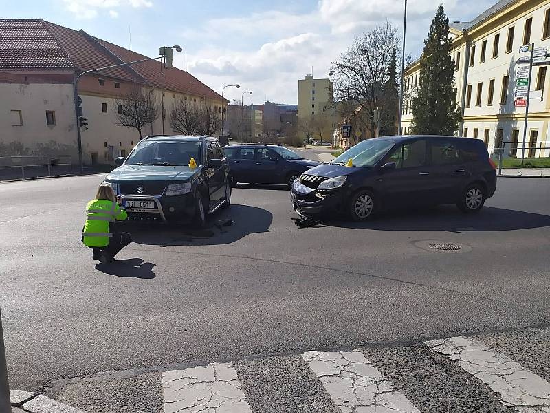 Křižovatka u soudu bývá svědkem častých dopravních nehod. Toto místo by mohl od letošního roku strážit nový kamerový bod.