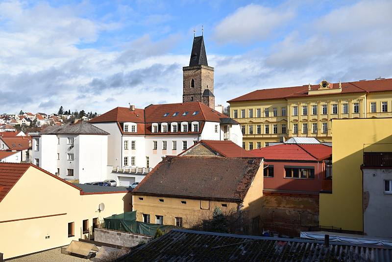 Stavba Víceúčelového a studijního centra finišuje. V květnu by se mělo slavnostně kolaudovat.