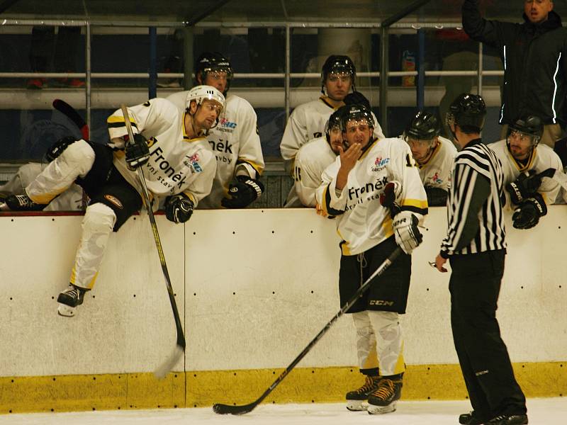 Hokejisté HC Rakovník prohráli ve 4. kole krajské ligy mužů s Benešovem 4:6.