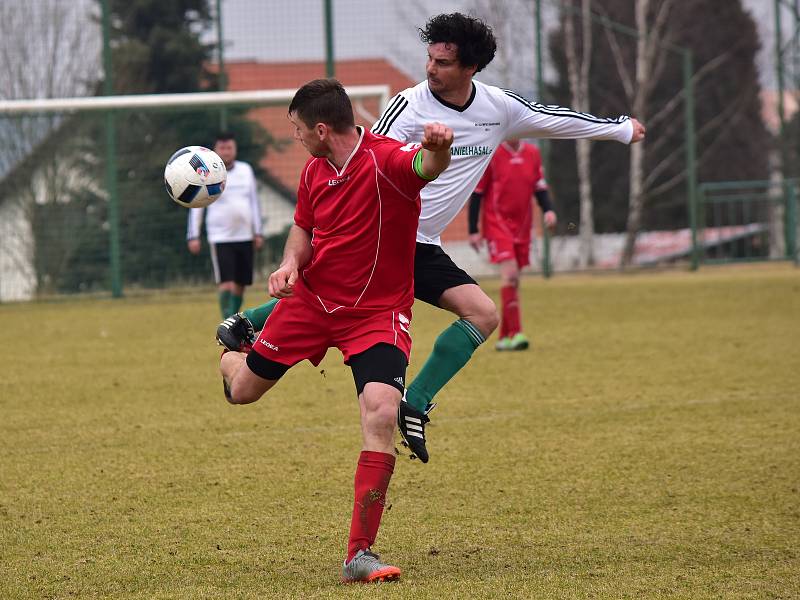 Rakovnická Olympie zdolala v prvním jarním kole okresního přeboru Slabce 3:0