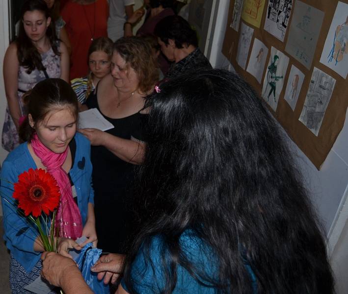 Dvůr Základní umělecké školy Nové Strašecí hostí jubilejní 20. ročník Strašeckého dvorku.