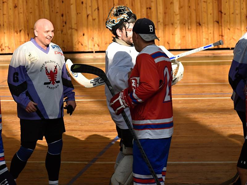 Multi charitativní akce Retro hokejbal pomáhá se v rakovnické sportovní hala uskutečnila již počtvrté.