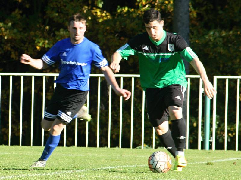 Fotbalisté rezervy Tatranu Rakovník zničili Zlonice 6:0.