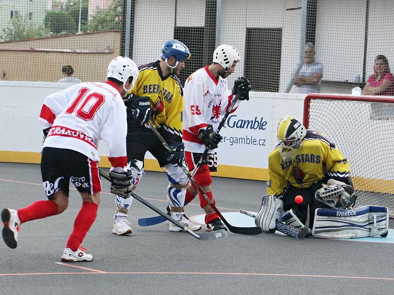 V rozhodujícím finále oblastní ligy v hokejbalu zvítězily Beer Stars Hnidousy nad rezervou HBC Rakovník 7:3 a slaví titul.