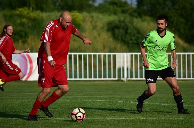 Fotbalisté Nového Strašecí zdolali Rejšice 3:0.