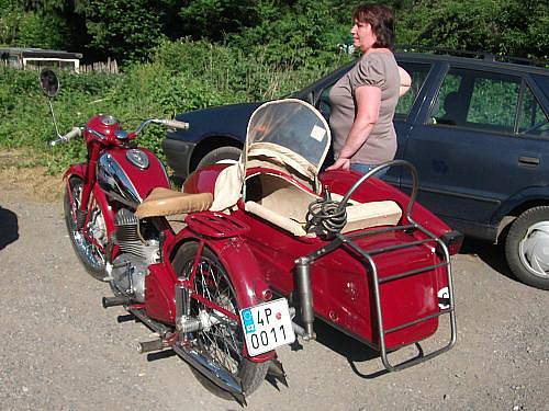 Druhé setkání majitelů mopedů Stadion v Rakovníku a na Křivoklátě