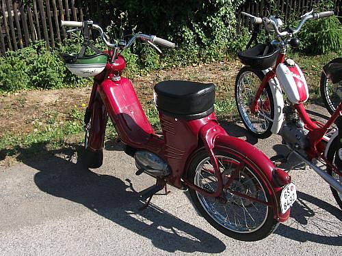 Druhé setkání majitelů mopedů Stadion v Rakovníku a na Křivoklátě