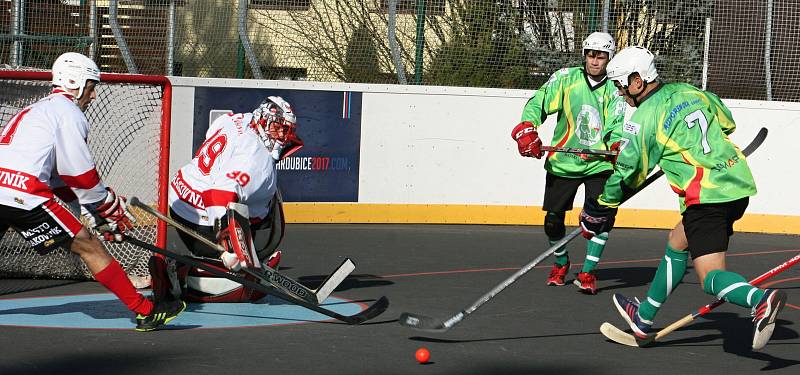 Rakovničtí hokejbalisté v dalším kole extraligy prohráli se Sudoměřicemi 2:5.