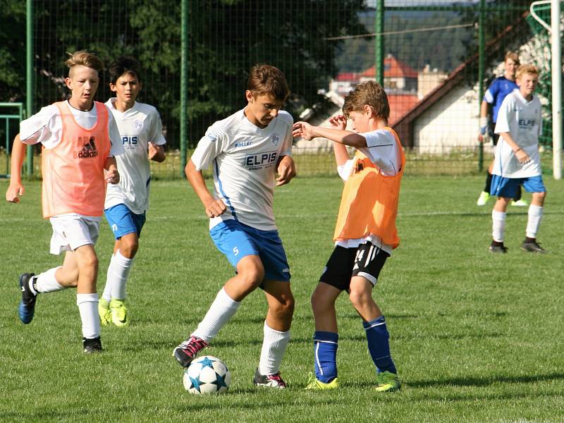 V mládežnickém fotbalovém turnaji MRak Cup triumfovala v kategorii U14 Vlašim, v kategorii U15 byl nejlepší Motorlet. 