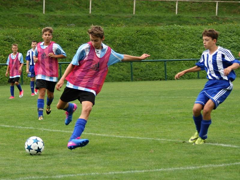 V mládežnickém fotbalovém turnaji MRak Cup triumfovala v kategorii U14 Vlašim, v kategorii U15 byl nejlepší Motorlet.