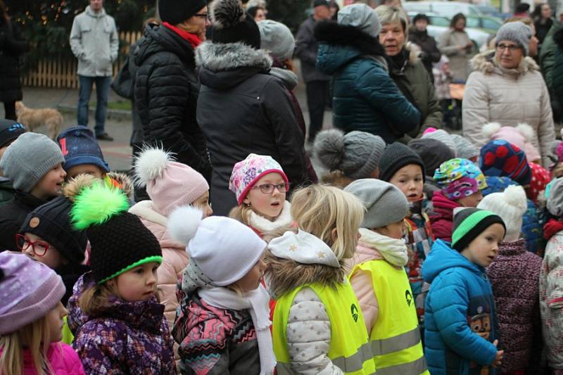 Vyhlášení pátého ročníku soutěže O nejkrásněji nazdobený vánoční stromeček.