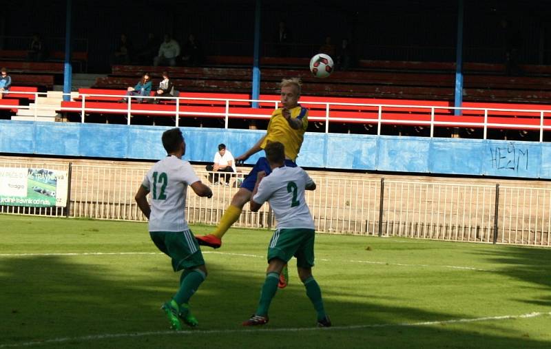 SK Rakovník (ve žlutém) doma porazil po dobrém výkonu Jankov 5:2