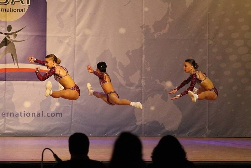 Gabriela Uriková, Sabrina Nguyen a Marie Doležalová získaly na světovém šampionátu v aerobiku v nizozemském Leidenu bronz.