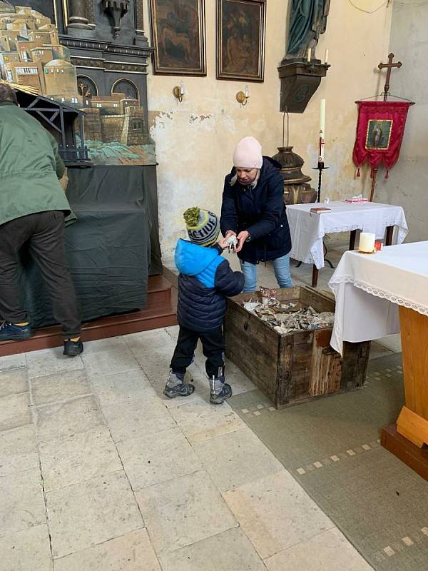 Děti z mateřské školy a prvního stupně čistecké základní školy navštívily kostel sv. Václava v Čisté.