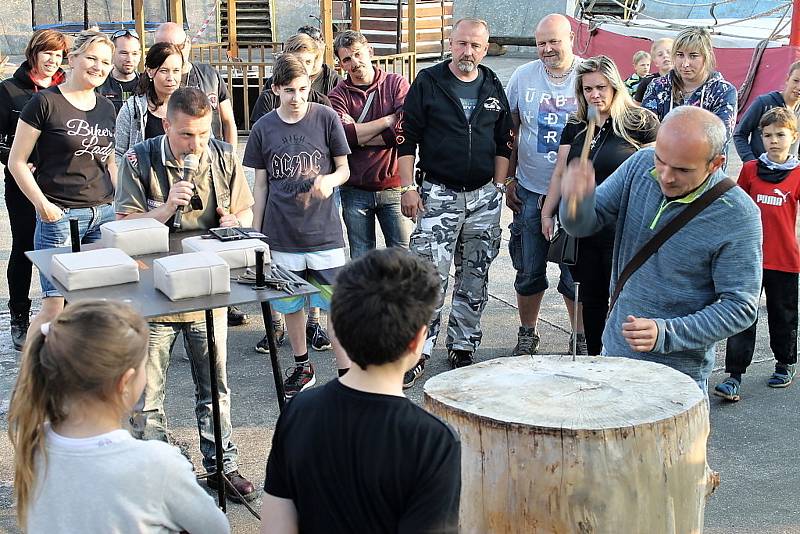 Motorkáři se sjeli už pojedenadvacáté v Olešné U Barona.