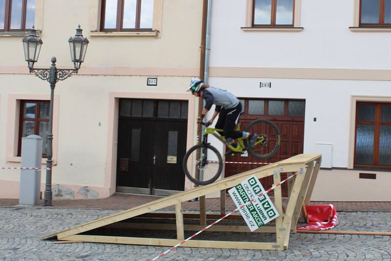 Sobotní program nabídl například downhillový závod.