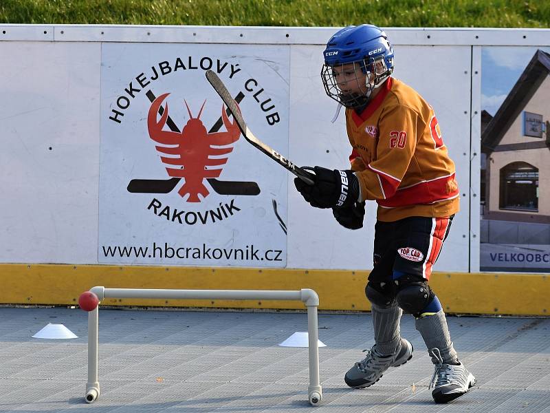 Z tréninku mladých hokejbalistů HBC Rakovník.