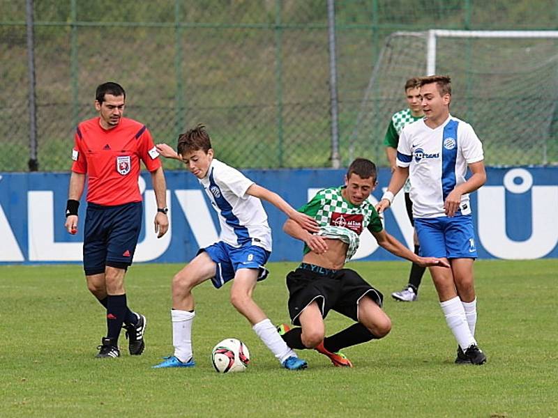 Starší dorost Tatranu vyhrál v Králově Dvoře 2:0, mladší prohrál 1:4.