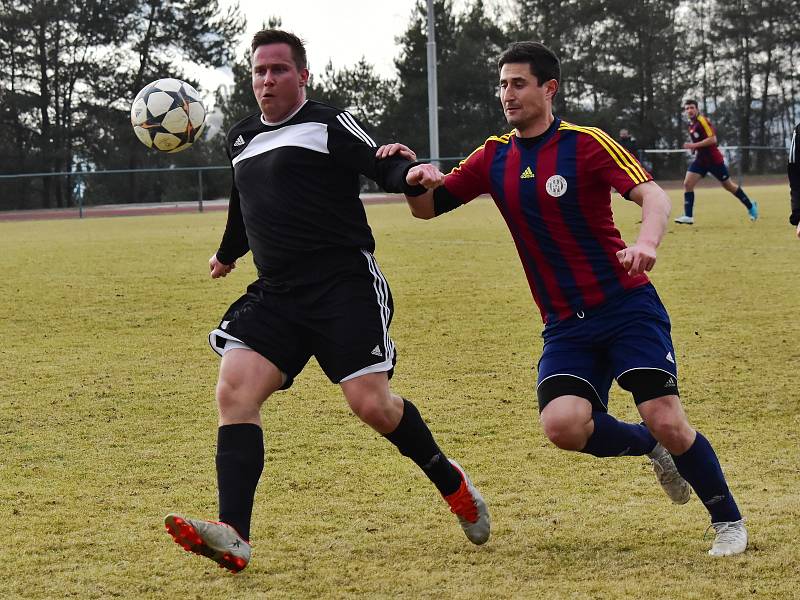 Fotbalisté Zavidova nestačili v jarní premiéře na Tochovice, kterým podlehli 1:2.